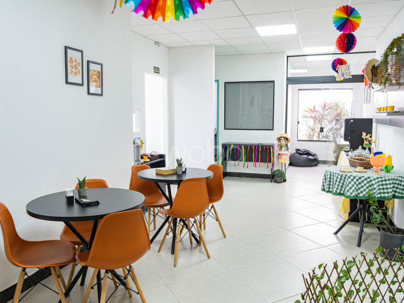  WORK IN OFFICES I - Serra/ES